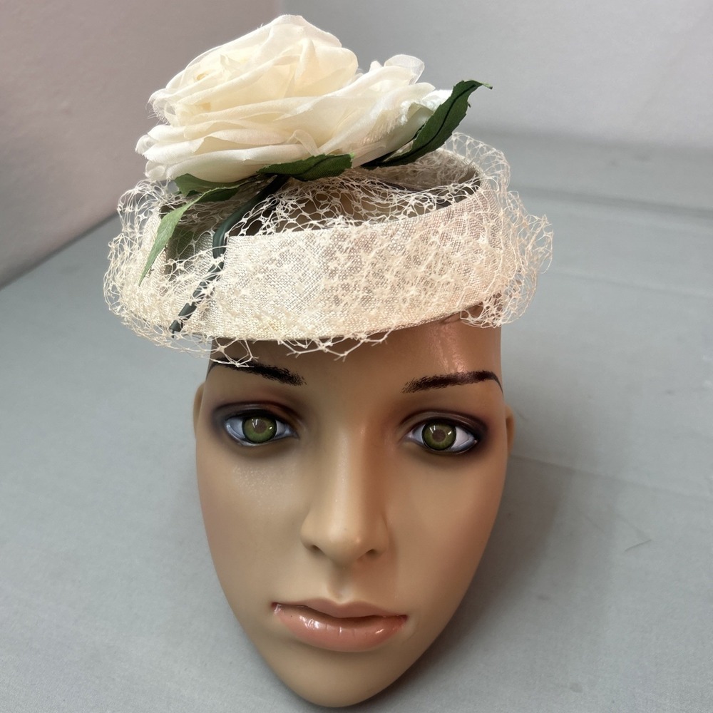 VTG 1950s Ivory Floral Percher Hat Rose Birdcage Veil Mid Century‎ Fascinator